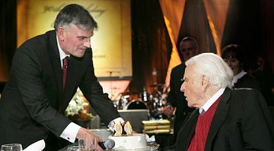 Billy Graham with his son Franklin Graham (BGEA)