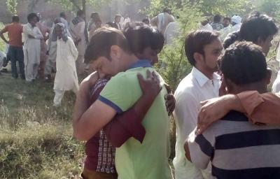 Pakistan mourners