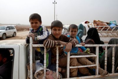 mosul-family-fleeing